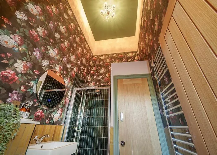 The Rose Nobel At The Bank Of England * 브리스틀